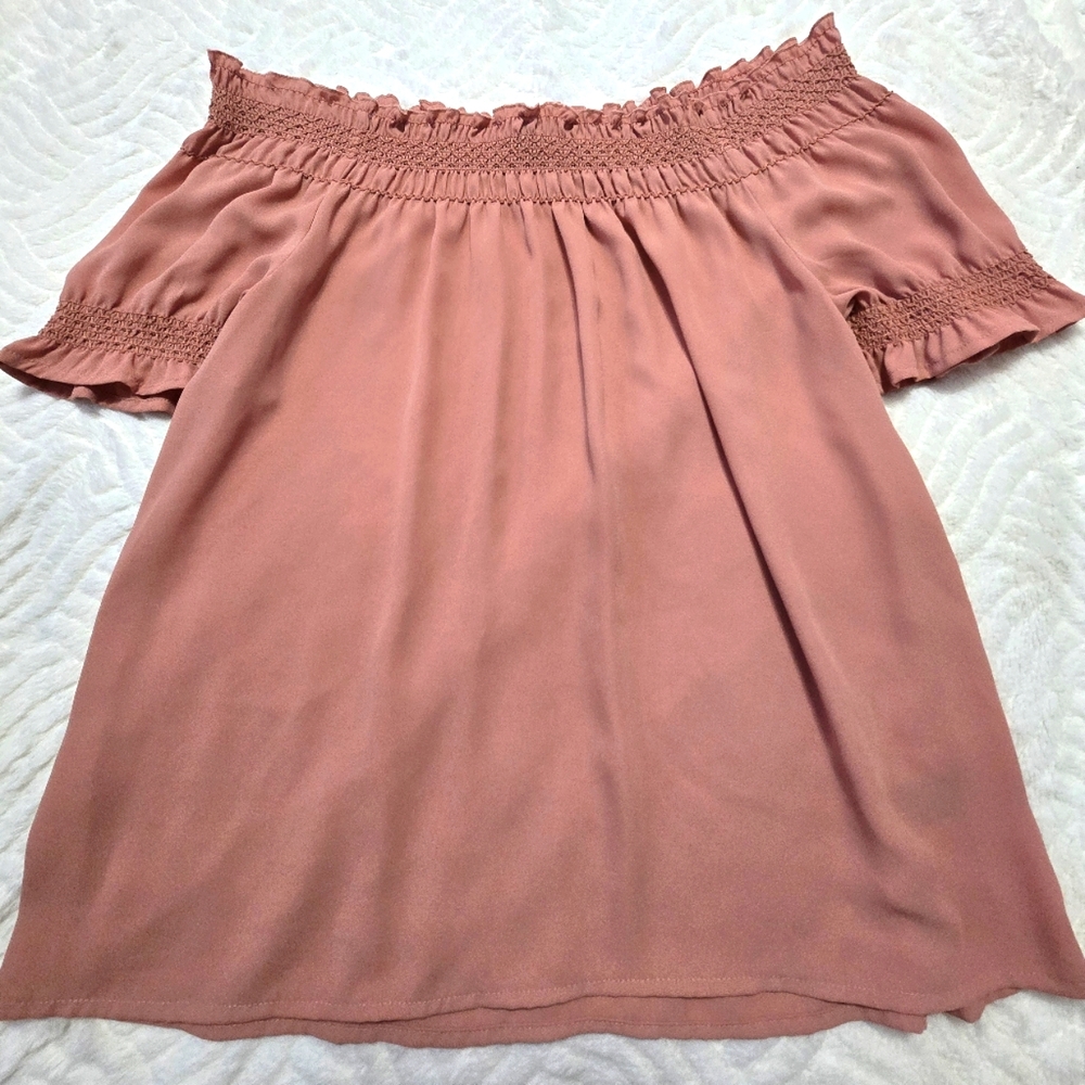 Express Off-Shoulder Blouse - Dusty Pink. Size XS- Fit More Like M